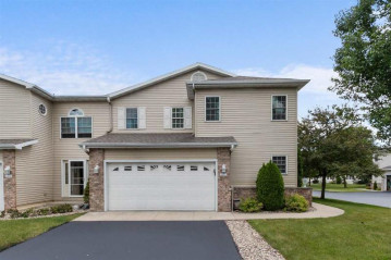 1027 E Green Tree Court C, Appleton, WI 54915