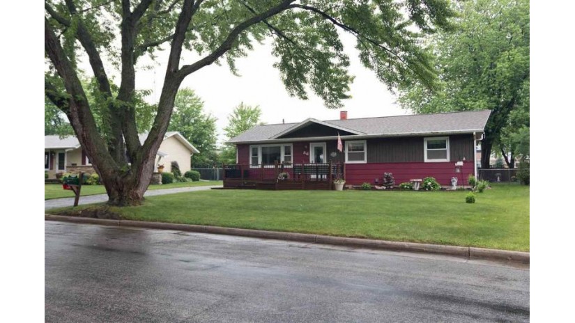 86 Pioneer Court Fond Du Lac, WI 54935 by First Weber, Inc. $194,500