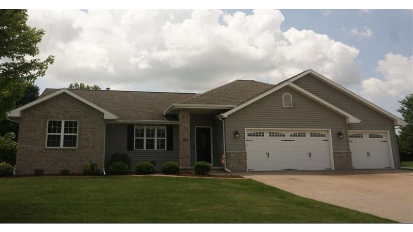 364 Minde Court Holland, WI 54130 by Metropolitan Building Concepts, Inc. $309,900