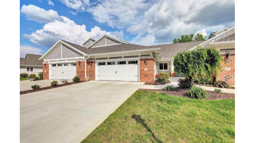 2621 Bay Harbor Circle 2 Ashwaubenon, WI 54304 by Innovative Real Estate $550,000