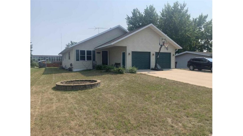 231 Kleeman Court Shawano, WI 54166 by Coldwell Banker Real Estate Group $224,900