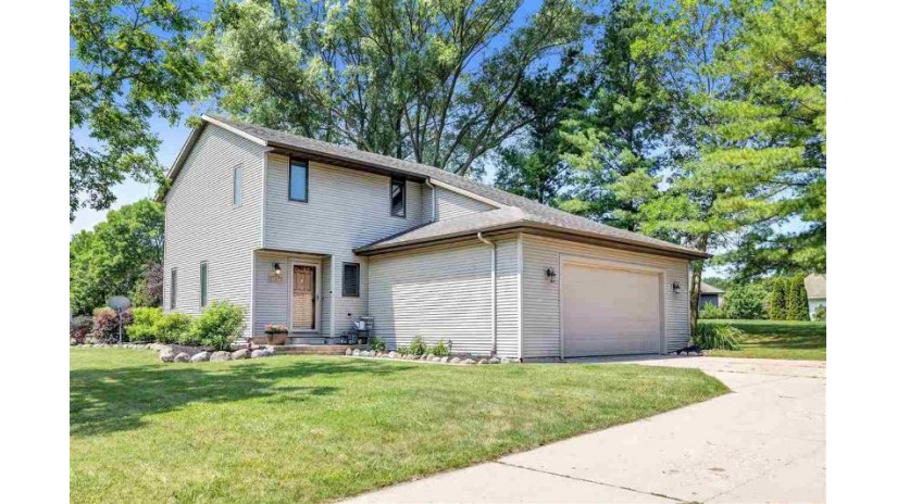 1820 Sugar Place DePere, WI 54115 by Fanta Allen Realty $274,900