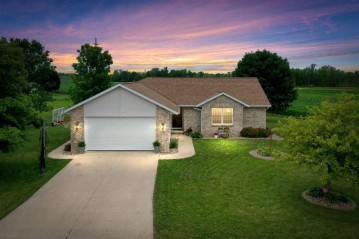 534 Cattail Court, New London, WI 54961