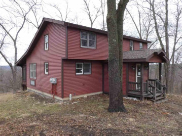 8202 Valley View Rd, Woodman, WI 53816