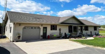 N2001 Hilltop Rd, Manchester, WI 53946