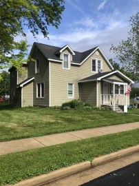 305 Grove St, Mauston, WI 53948