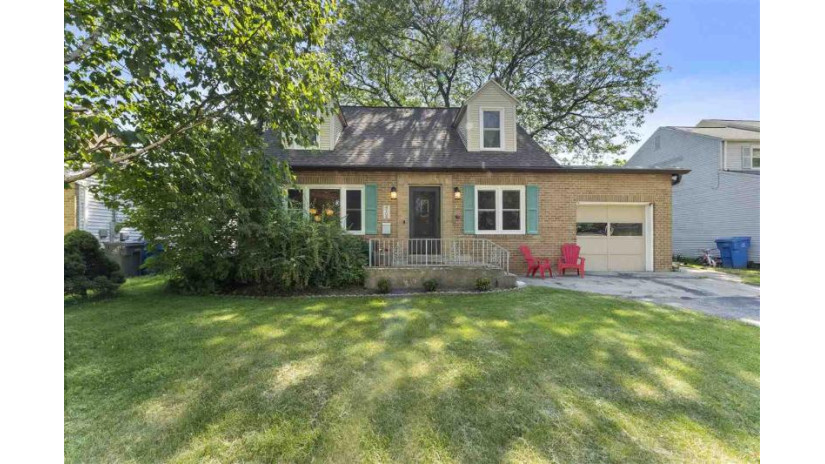 4702 Gordon Ave Monona, WI 53716 by Mhb Real Estate $329,900