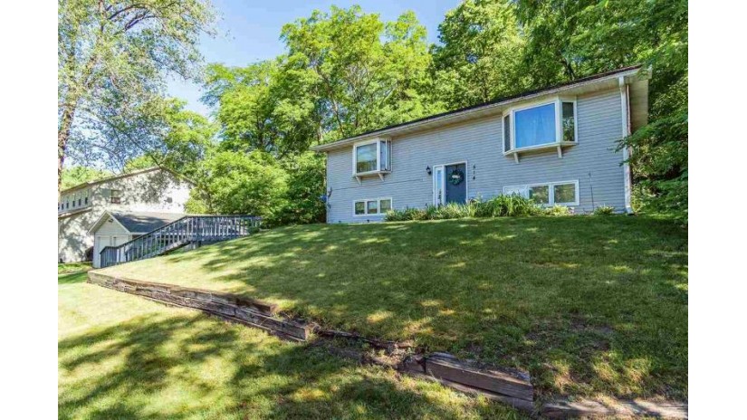 514 9th Ave Baraboo, WI 53913 by Re/Max Preferred $230,000