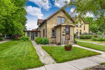 143 N Water St, Columbus, WI 53925