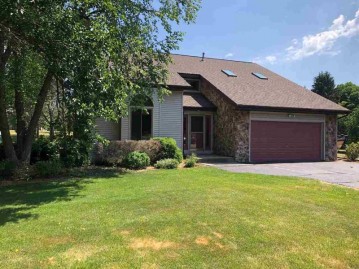 6743 W Wood Ridge Dr, Center, WI 53548