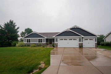 2747 Mourning Dove Dr, Cottage Grove, WI 53527