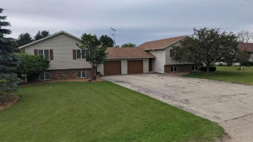 N4155 Hamann Rd, Elba, WI 53925