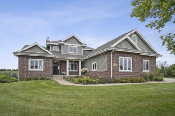 6626 Stepping Stone Cir, Windsor, WI 53590