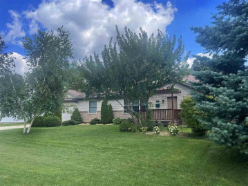 436 6th St, Prairie Du Sac, WI 53578