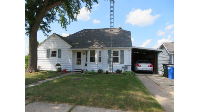 1023 Prospect Ave Portage, WI 53901 by Realty Solutions $140,000