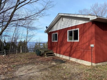 2230 Pedants Ln, Washington Island, WI 54246