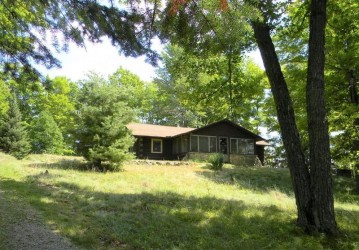 9531 Point Ln, Nashville, WI 54465