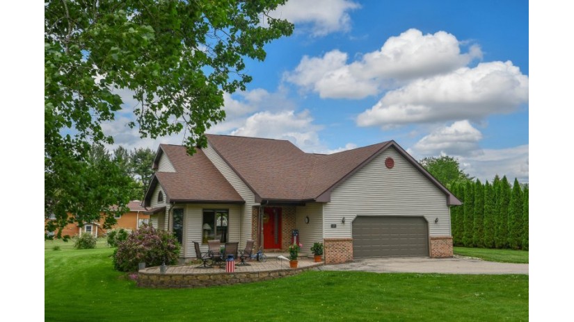 507 Skogen Rd Cambridge, WI 53523 by Shorewest Realtors $339,000