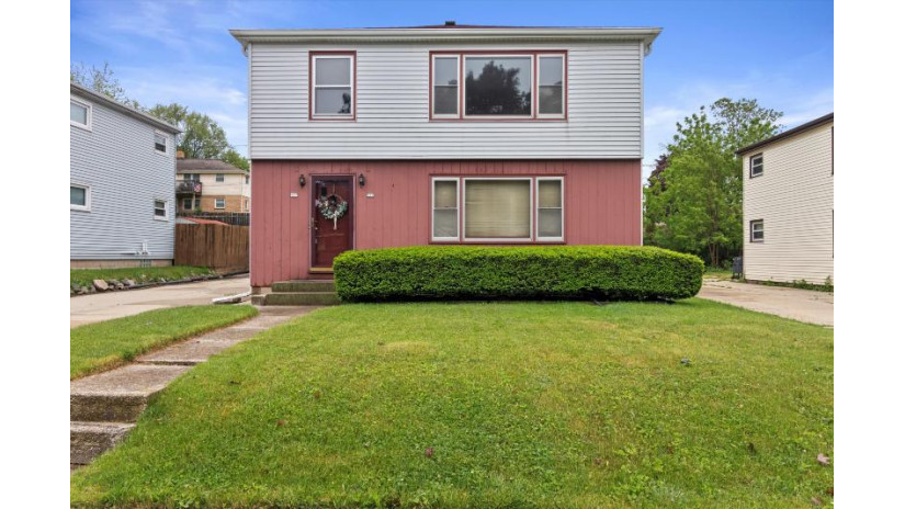 517 Columbia Ave 515 South Milwaukee, WI 53172 by Badger Realty Team - Greenfield $269,900