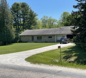 2627 Cottage Ln, Two Rivers, WI 54241