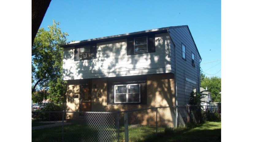 4559 N 29th St Milwaukee, WI 53209 by Root River Realty $74,900