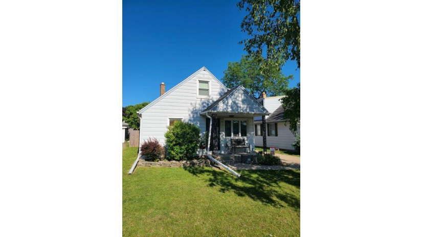 4666 S 46th St Greenfield, WI 53220 by RE/MAX Realty Pros~Milwaukee $219,900