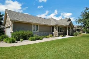 W240N2361 Range Line Ct B, Pewaukee, WI 53072