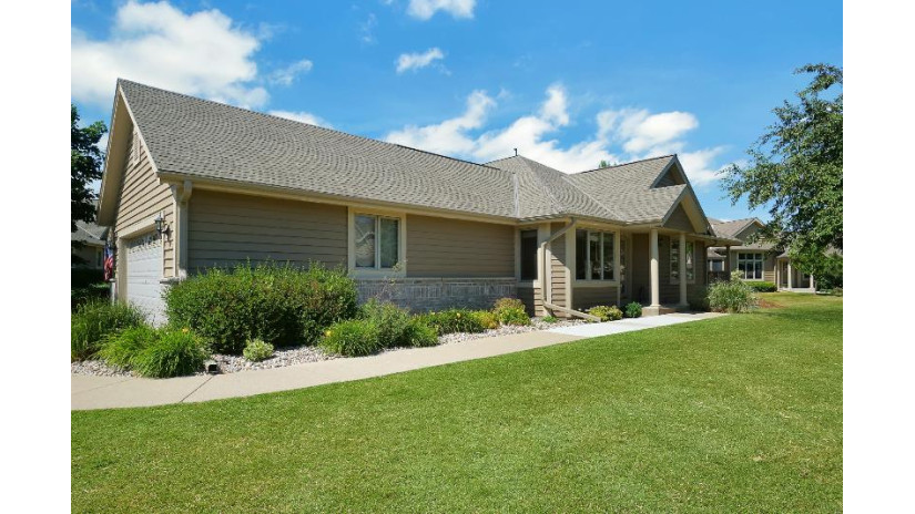 W240N2361 Range Line Ct B Pewaukee, WI 53072 by Lake Country Flat Fee $389,900