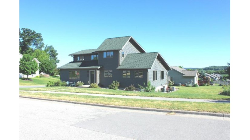 901 Maple Shade Dr Holmen, WI 54636 by RE/MAX Results $289,900