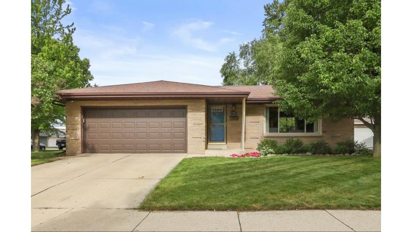 5663 S Rosewood Ave Cudahy, WI 53110 by Root River Realty $259,900