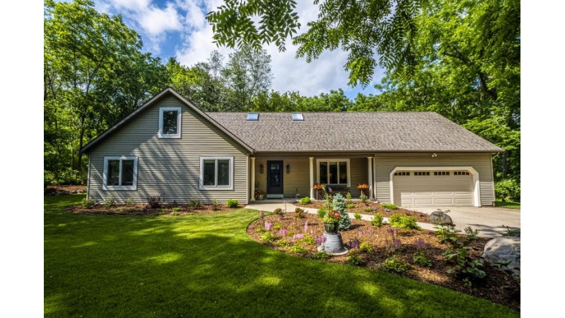W299N2850 Maple Ave Delafield, WI 53072 by First Weber Inc - Brookfield $599,900