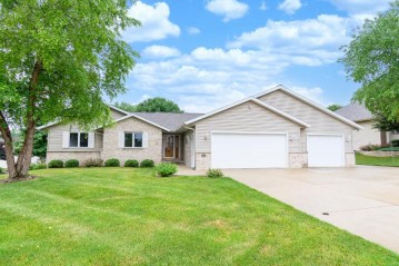 1591 Pine Ridge Ct, Mayville, WI 53050