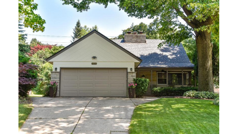 10625 W Grantosa Dr Wauwatosa, WI 53222 by Powers Realty Group $389,000