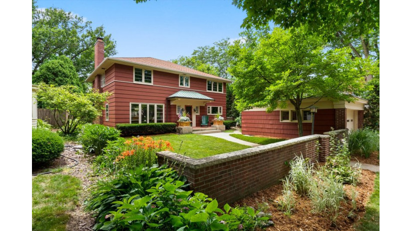 1003 E Sylvan Ave Whitefish Bay, WI 53217 by Shorewest Realtors $839,000