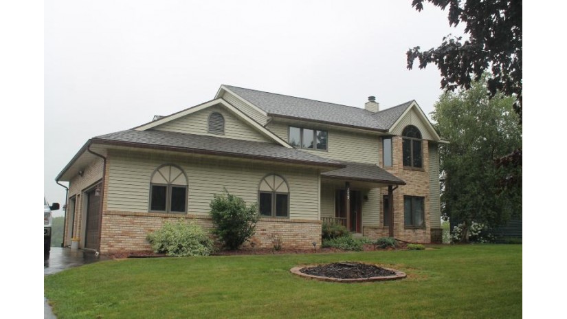 179 Eagles Bluff Rd La Crescent, WI 55947 by Bi-State Realty & Appraisals $379,000