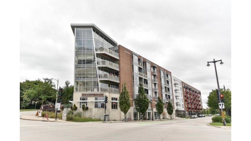 1541 N Jefferson St 301 Milwaukee, WI 53202 by Shorewest Realtors $238,900