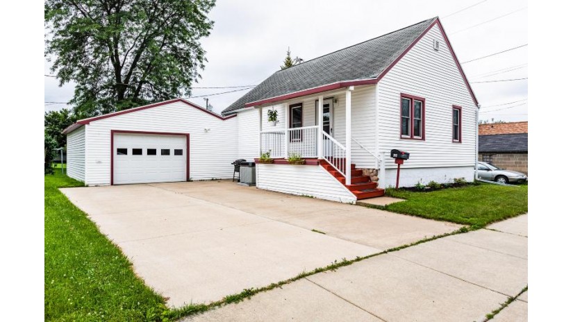 406 W Benton St Tomah, WI 54660 by Big Block Midwest $119,900