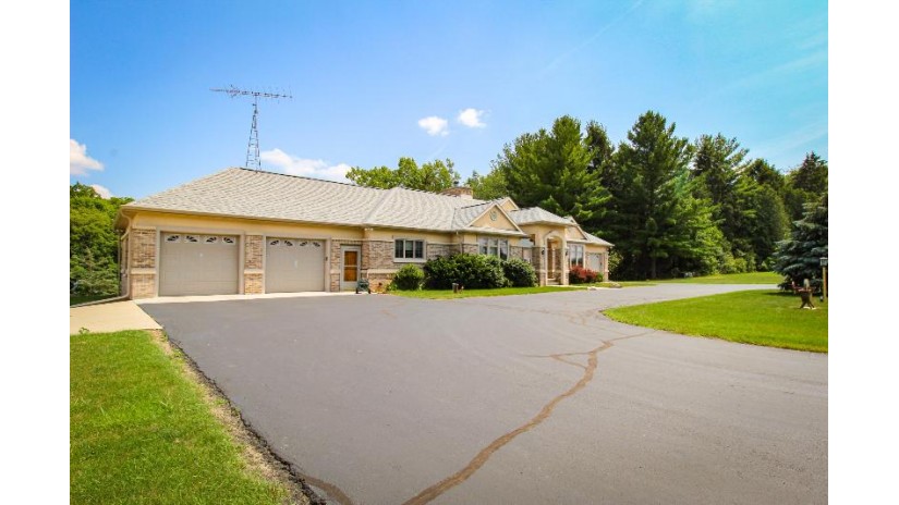 29120 Ketterhagen Rd Burlington, WI 53105 by Land & Legacy Group LLC $949,000