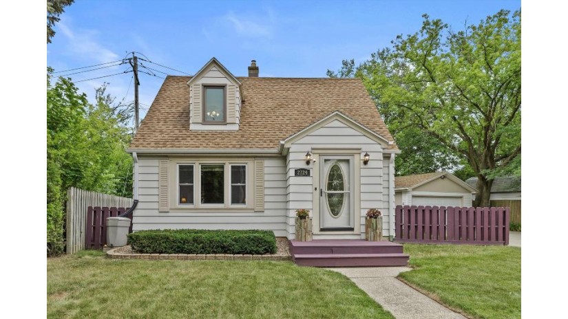 2724 S 88th St West Allis, WI 53227 by Mid-Coast MKE Realty $184,900