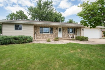 212 Lilac Ln, Little Chute, WI 54140-1118