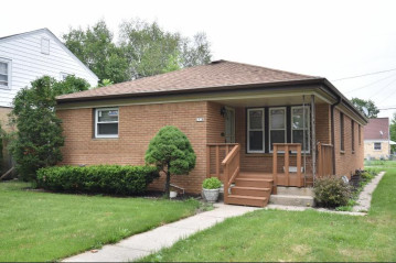 4938 N 66th St, Milwaukee, WI 53218-4034