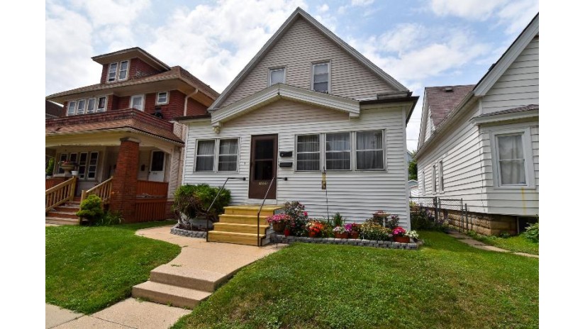 1665 S 30th St Milwaukee, WI 53215 by Redefined Realty Advisors LLC $139,900