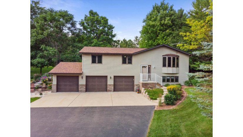 890 Park Manor Ct Jackson, WI 53012 by Keller Williams Realty-Milwaukee North Shore $374,900