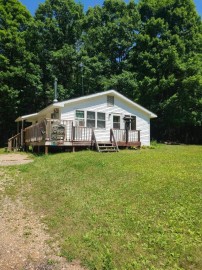 W7910 Maple Rd, Amberg, WI 54102