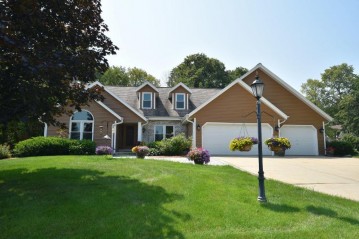 12735 W Cherrytree Ln, New Berlin, WI 53151-7648