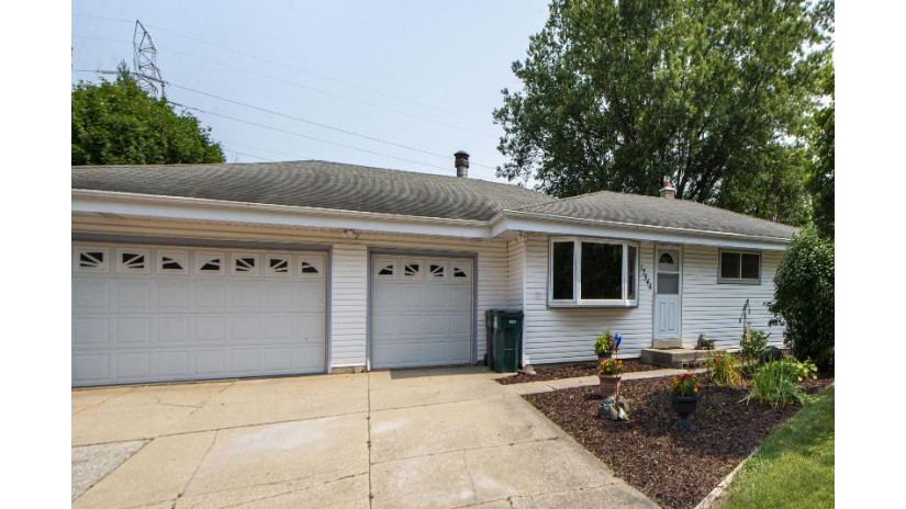 17546 W Rogers Dr New Berlin, WI 53146 by RE/MAX Realty Center $298,000