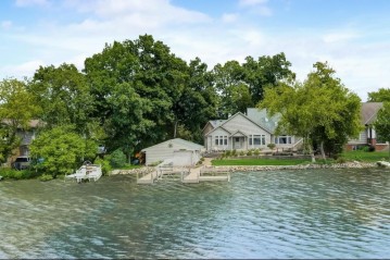 636 Oak Lodge Rd, Waterford, WI 53185-4400