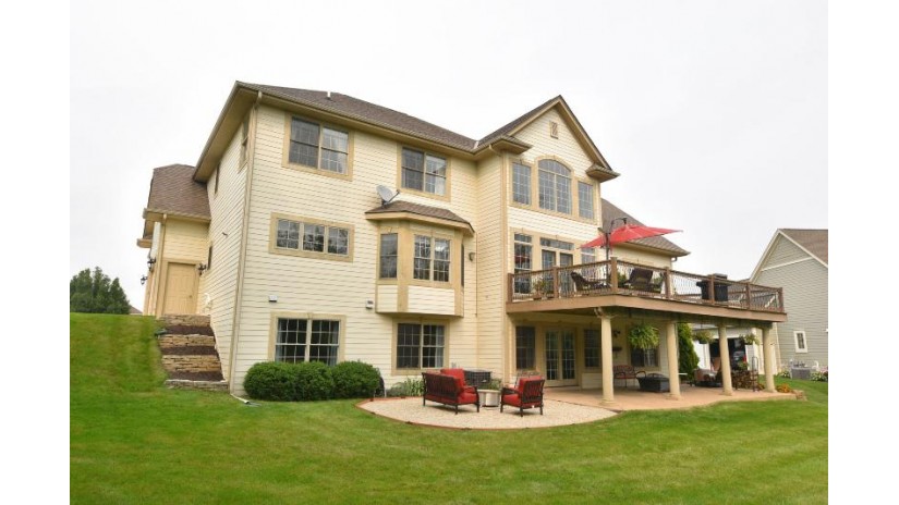 N98W14891 Tree Tops Dr Germantown, WI 53022 by Mierow Realty $679,900