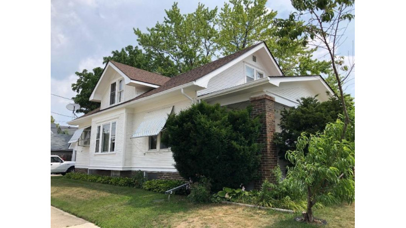 2812 Olive St Racine, WI 53403 by Coldwell Banker Real Estate One $149,500