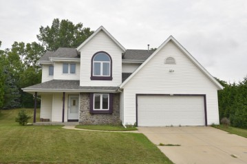 1020 Shepherds Dr, West Bend, WI 53090-8463